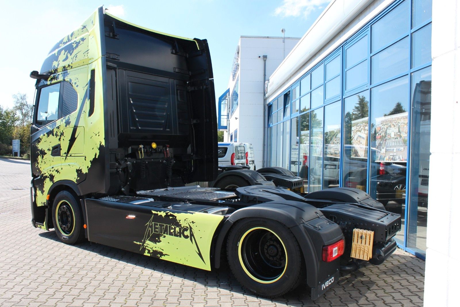 Fahrzeugabbildung Iveco S-Way AS440S50T/FP LT   GUN METAL