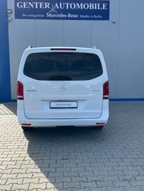 Mercedes V 220 - 5