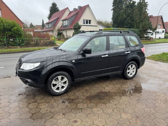 Subaru Forester Exclusive Auto*1.H+Pano+Leder+8xAlu*TOP