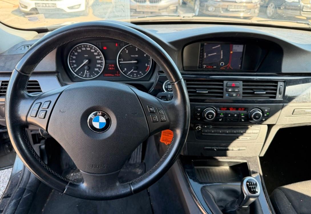 BMW 318 2011 — photo 6