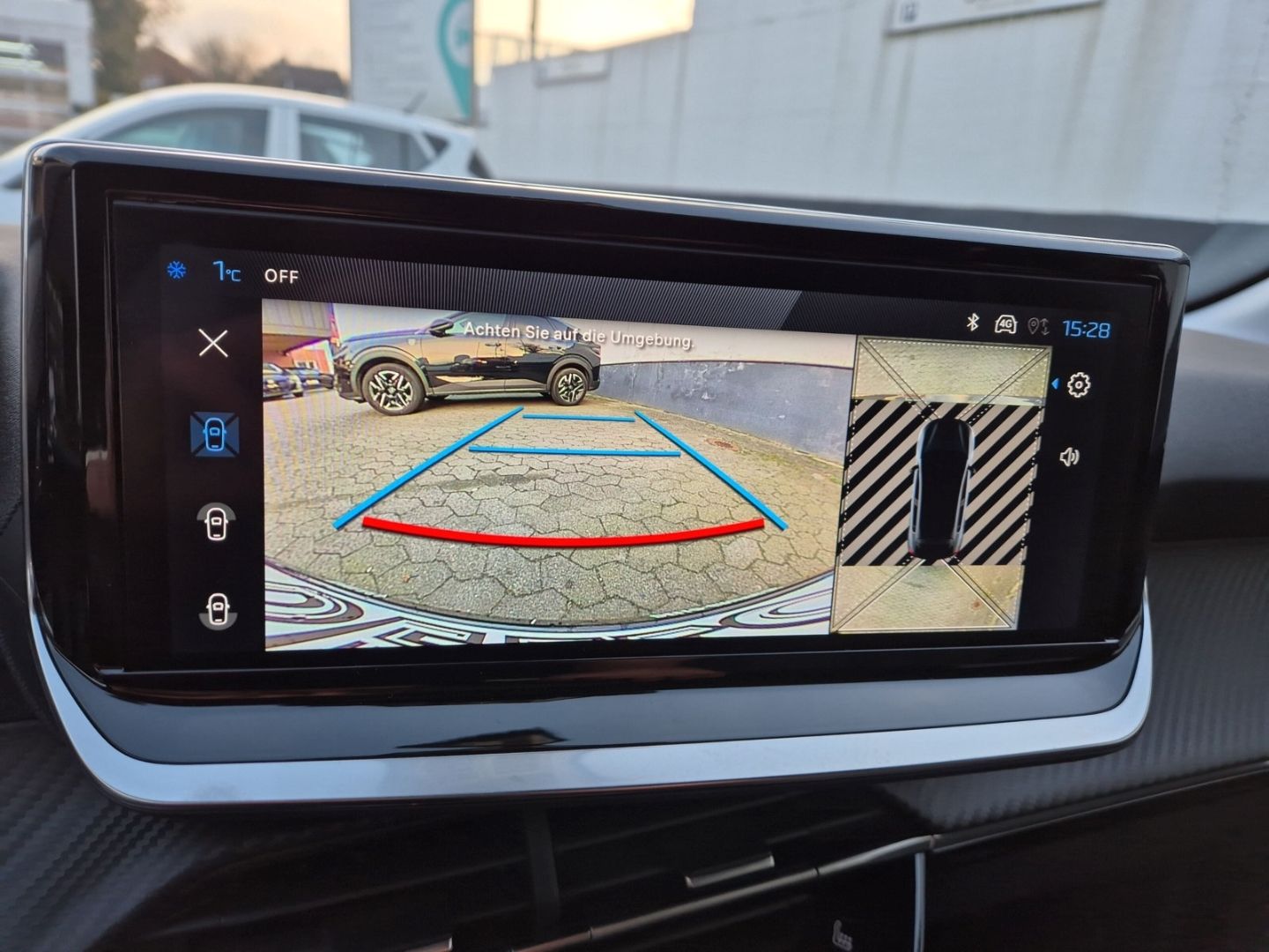 Peugeot 208 - Bild 19