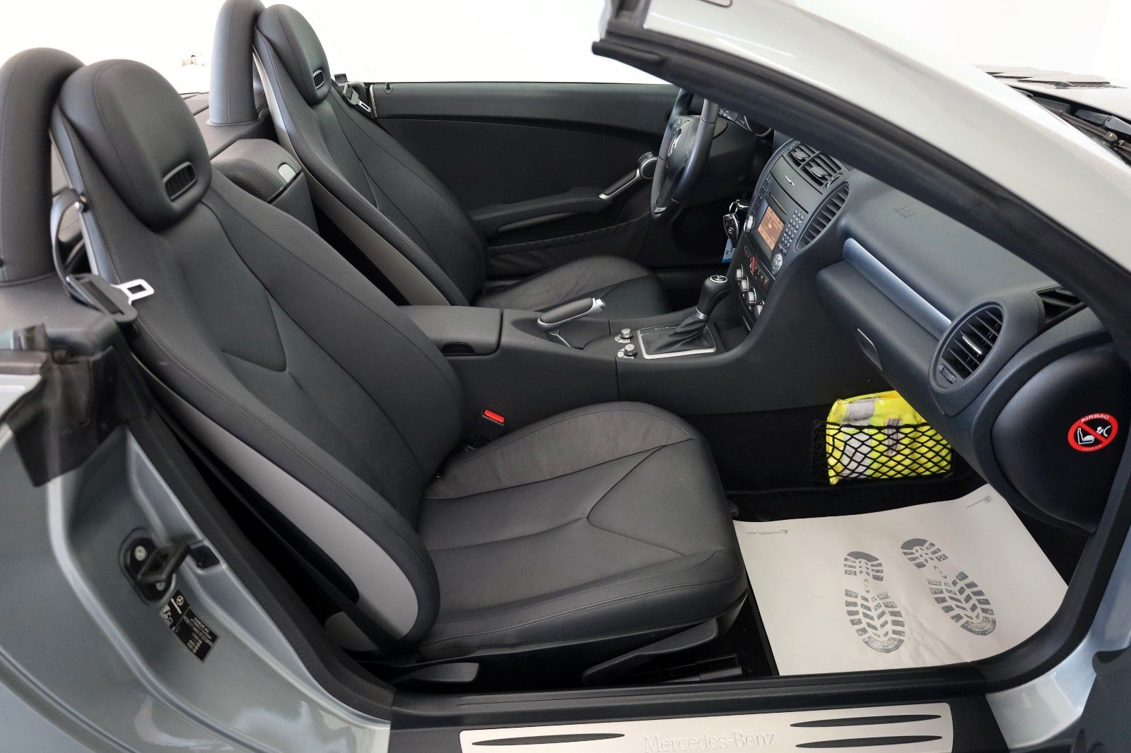 Fahrzeugabbildung Mercedes-Benz SLK 200 Kompressor Roadster Leder,Navi,Airscarf
