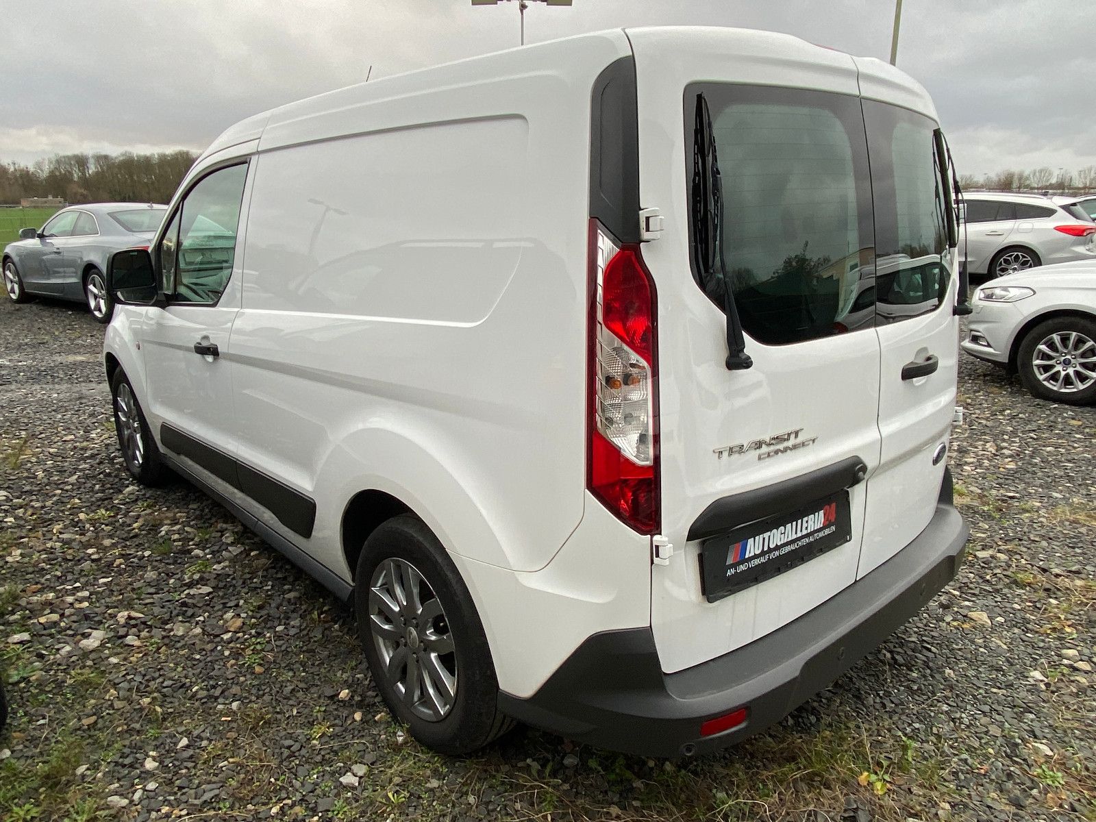 Fahrzeugabbildung Ford Transit Connect*Navi, Klima, PDC, Kamera, 1 Hand