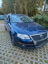 Volkswagen VW Passat 3c TÜV NEU , Winterreifen, Sitzh... - Volkswagen Passat aus 2005: 3c