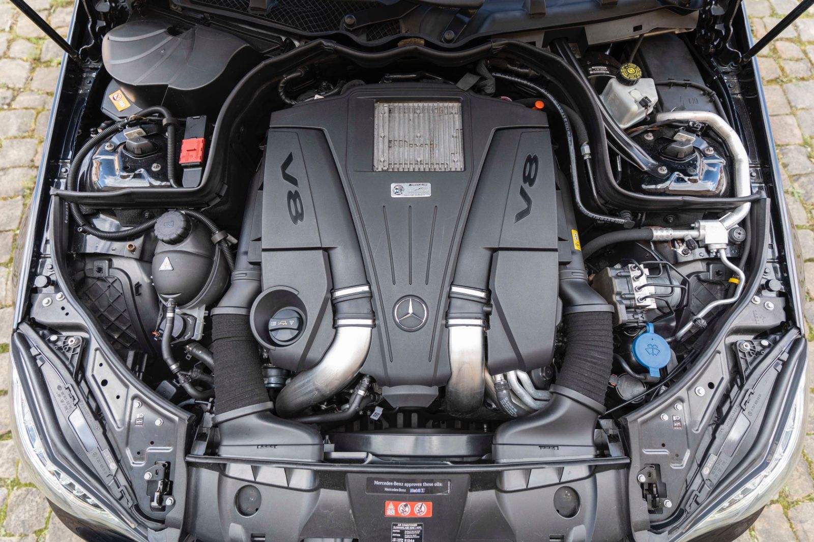 Fahrzeugabbildung Mercedes-Benz E 550 Cabriolet AMG-LINE ACC H&K LED KAM TOTW
