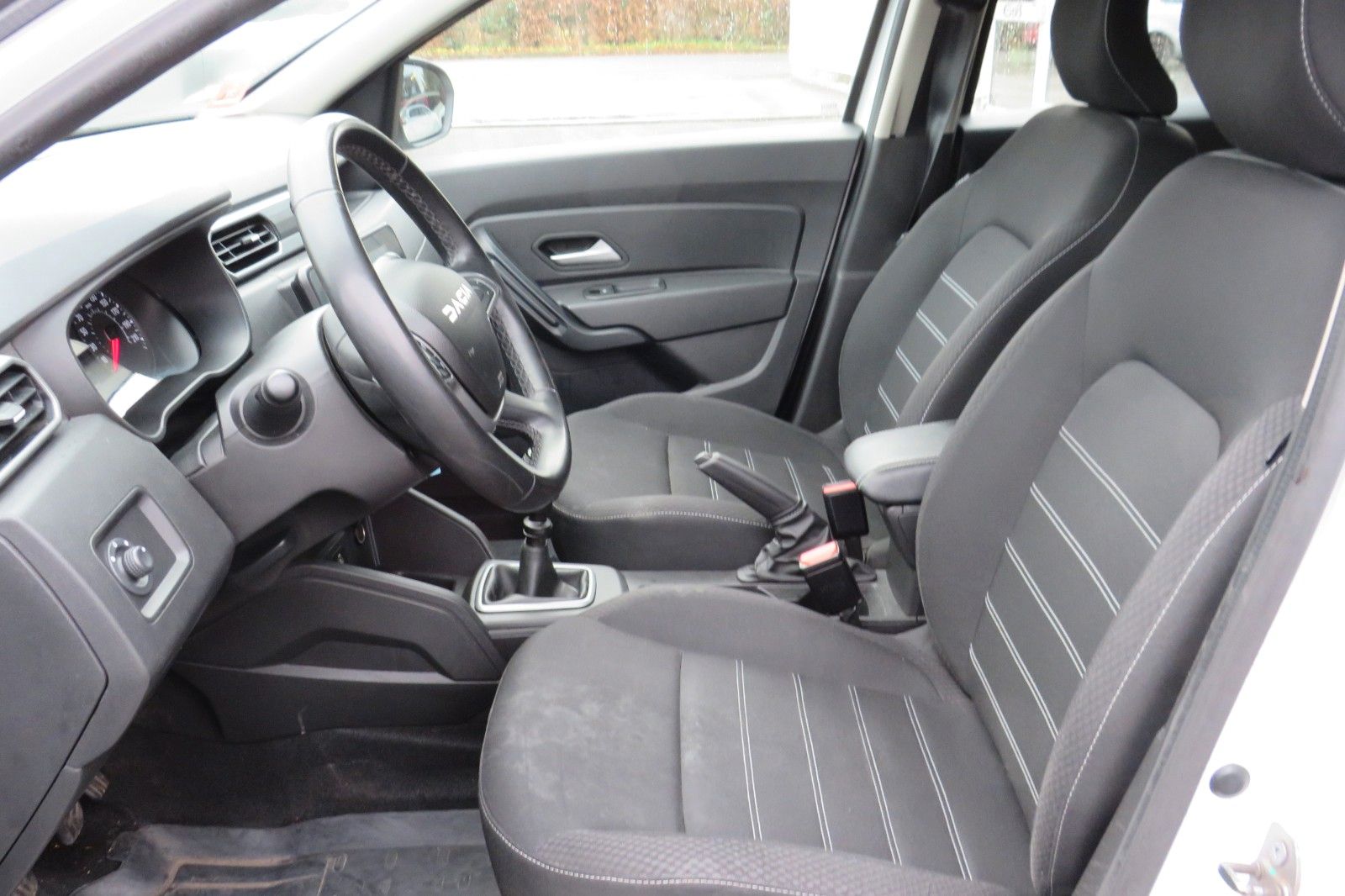 Fahrzeugabbildung Dacia Duster II Expression DIESEL NAVI ALU LED 1.HAND