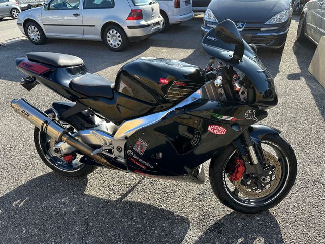 Aprilia RSV 1000 Tuono