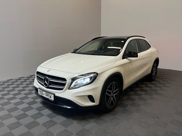 Mercedes-Benz GLA 200 Urban Night Paket*Pano-AHK-Kamera-Xenon*