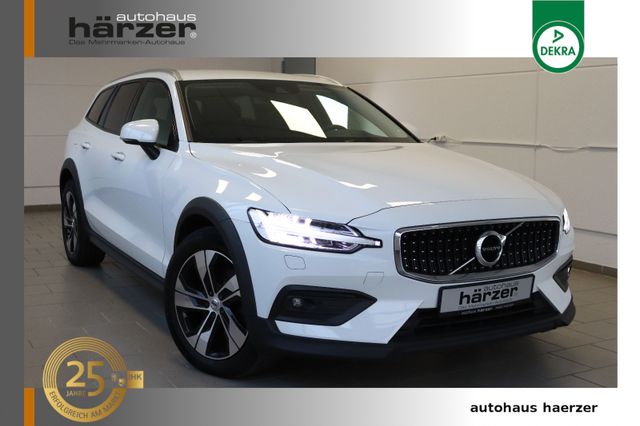 Volvo V60 Cross Country Pro AWD *AHK*LED*NAV*Standhz*