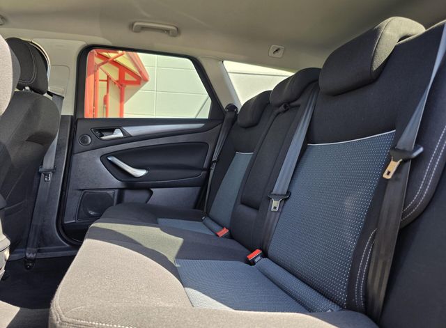 FORD Mondeo — Foto 25