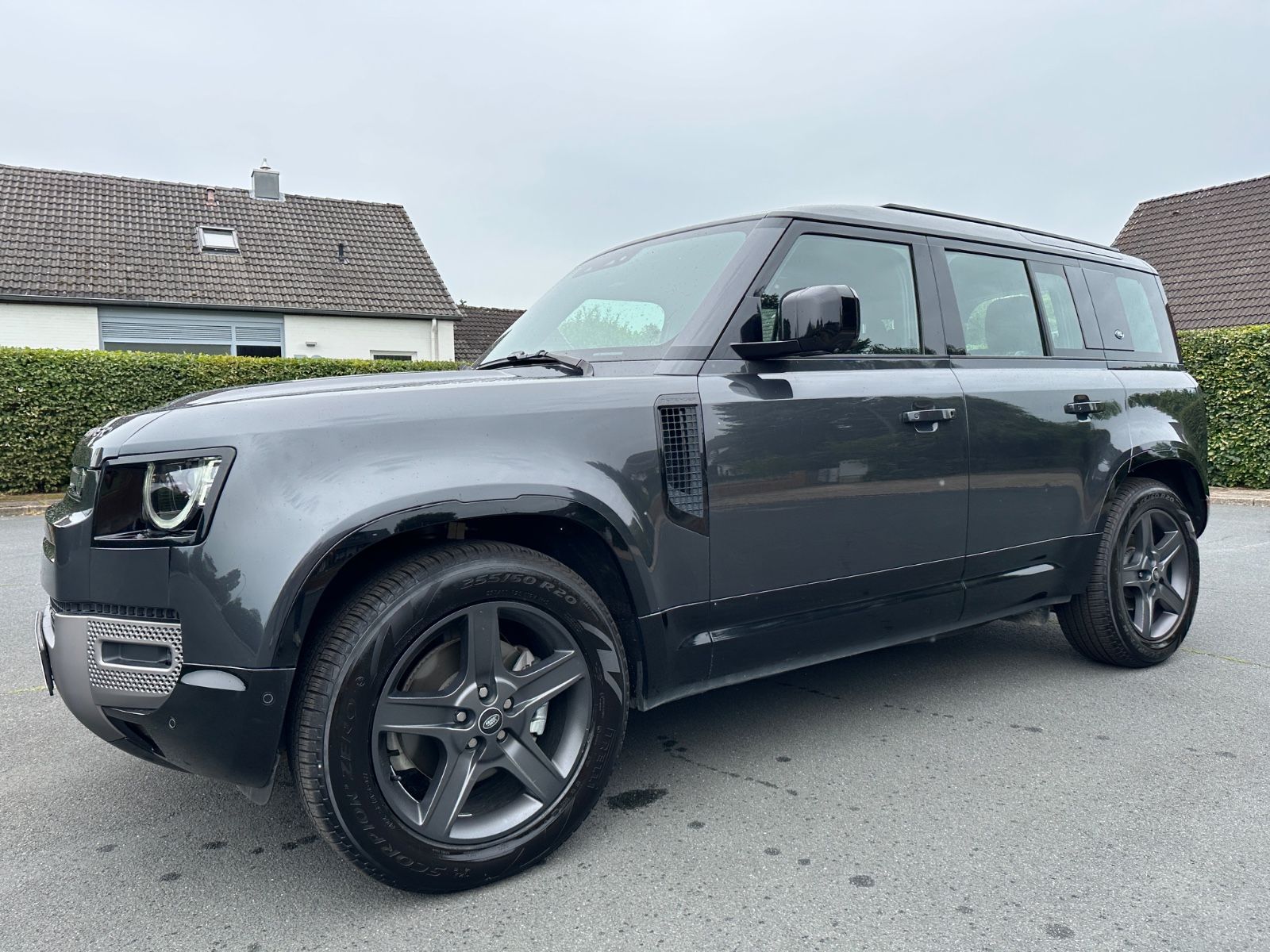 Fahrzeugabbildung Land Rover Defender 110 X-Dynamic 7Sitzer*MERIDIAN*LEDER