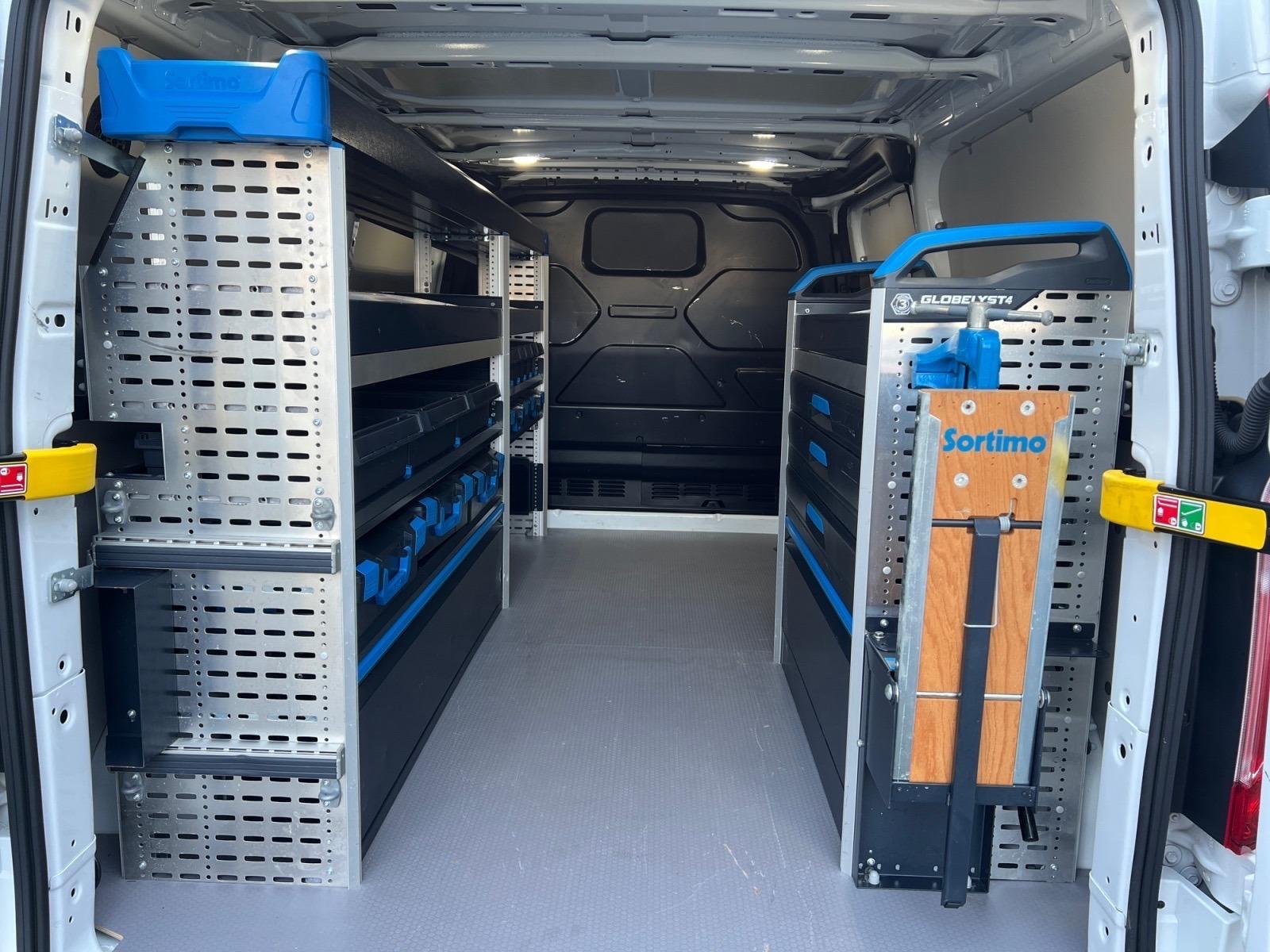 Ford Transit Custom 320 L2H1 SORTIMO-EINBAU*NAVI*AHK*