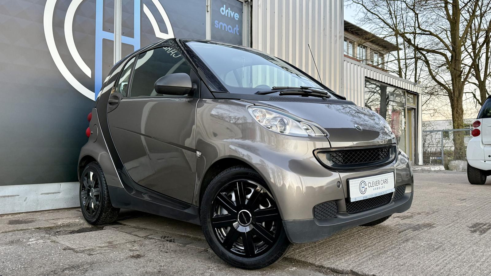Smart fortwo COUPE*PANO*KLIMA*NAVI*CARPLAY*ALLWETTER
