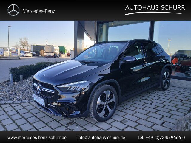 Mercedes-Benz GLA 180 LED/360°/ Progressive/Navi/Pano/Distroni