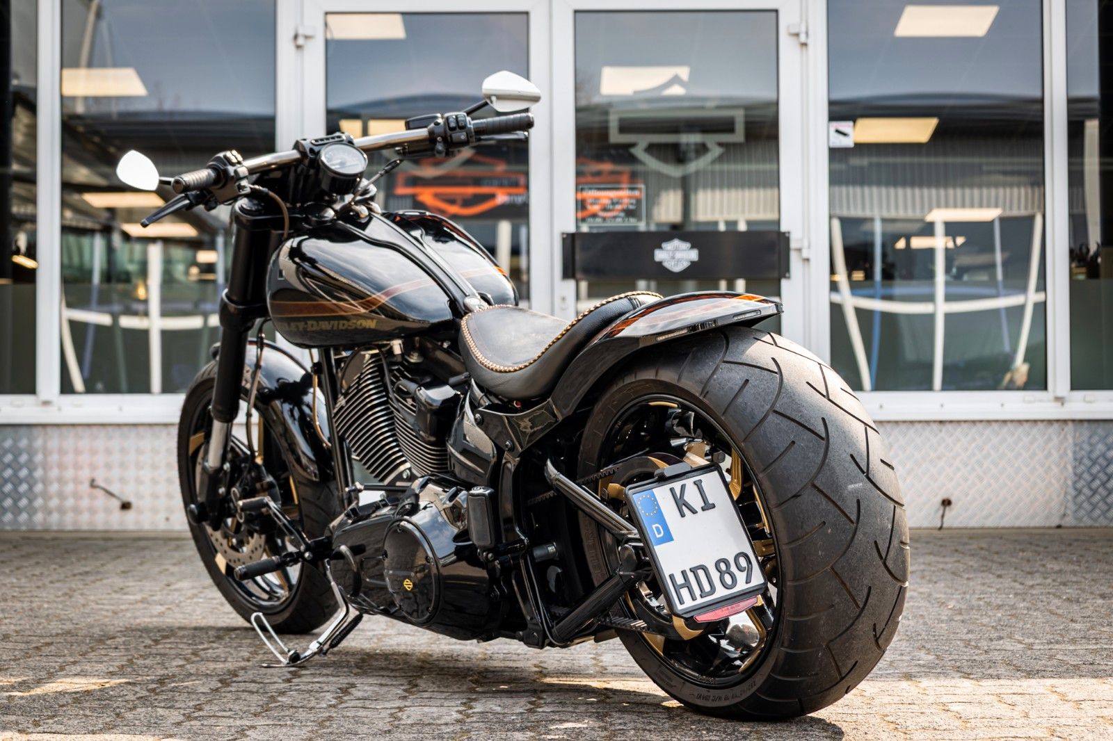 Fahrzeugabbildung Harley-Davidson CVO Pro Street Breakout - Kesstech -