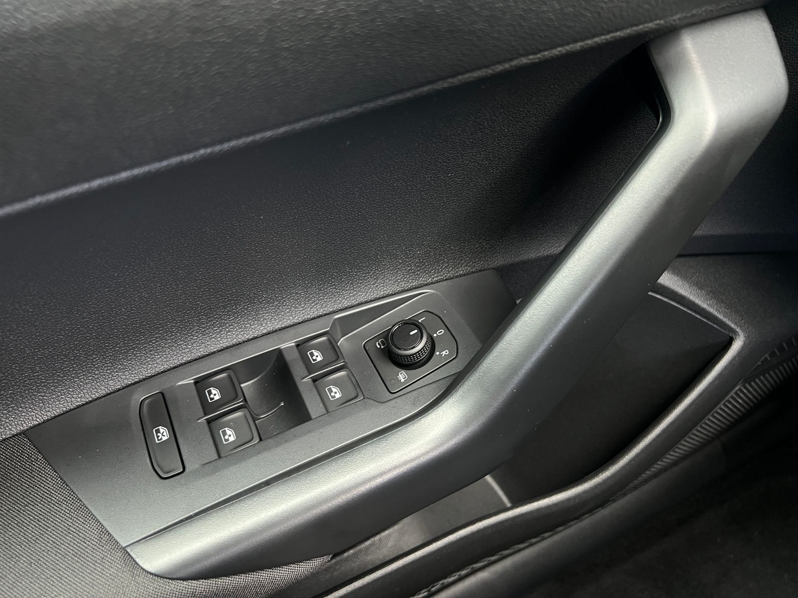 Fahrzeugabbildung Volkswagen Taigo Life 1.0 TSI *IQ.Light, ACC, Ready2Discove