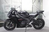 Honda CBR1000RR Fireblade Lenkerunbau/ LeoVince - Honda CBR1000RR-R Fireblade