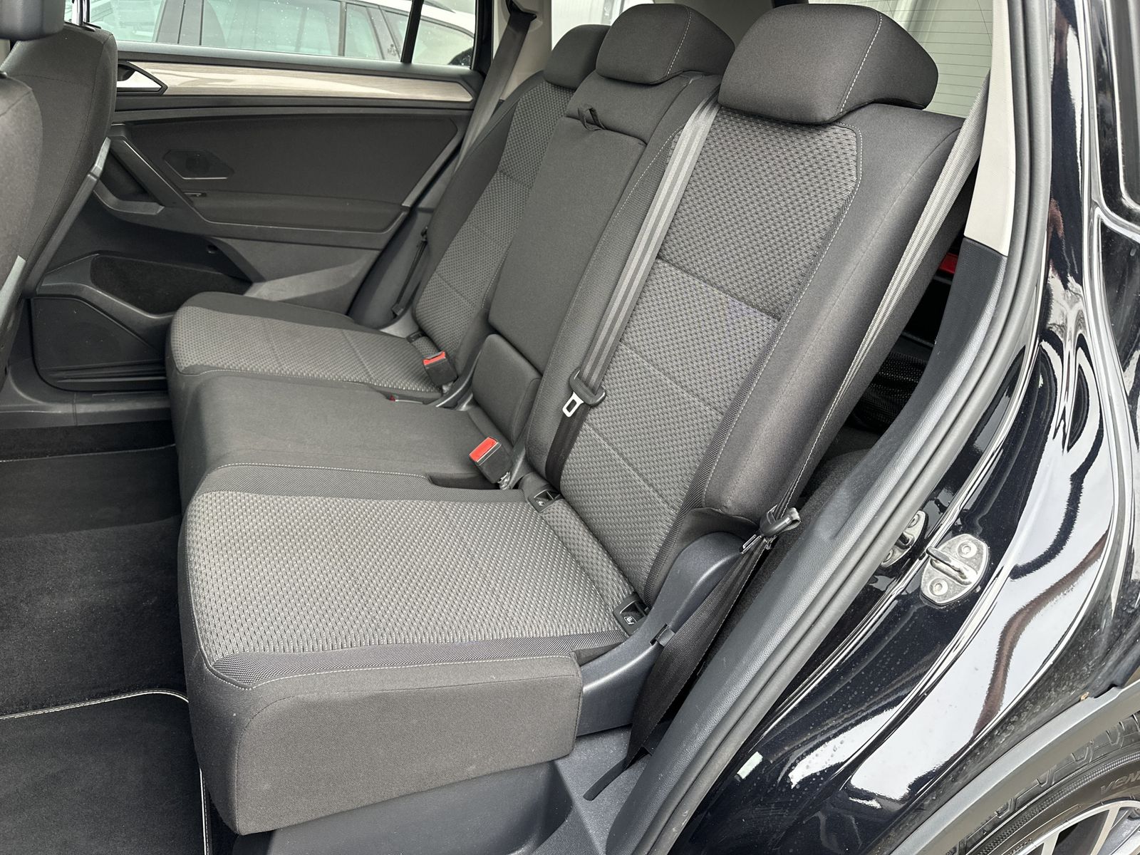 Fahrzeugabbildung Volkswagen Tiguan Allspace 2.0 TDI DSG CL NAV+LED+ACC+KAM