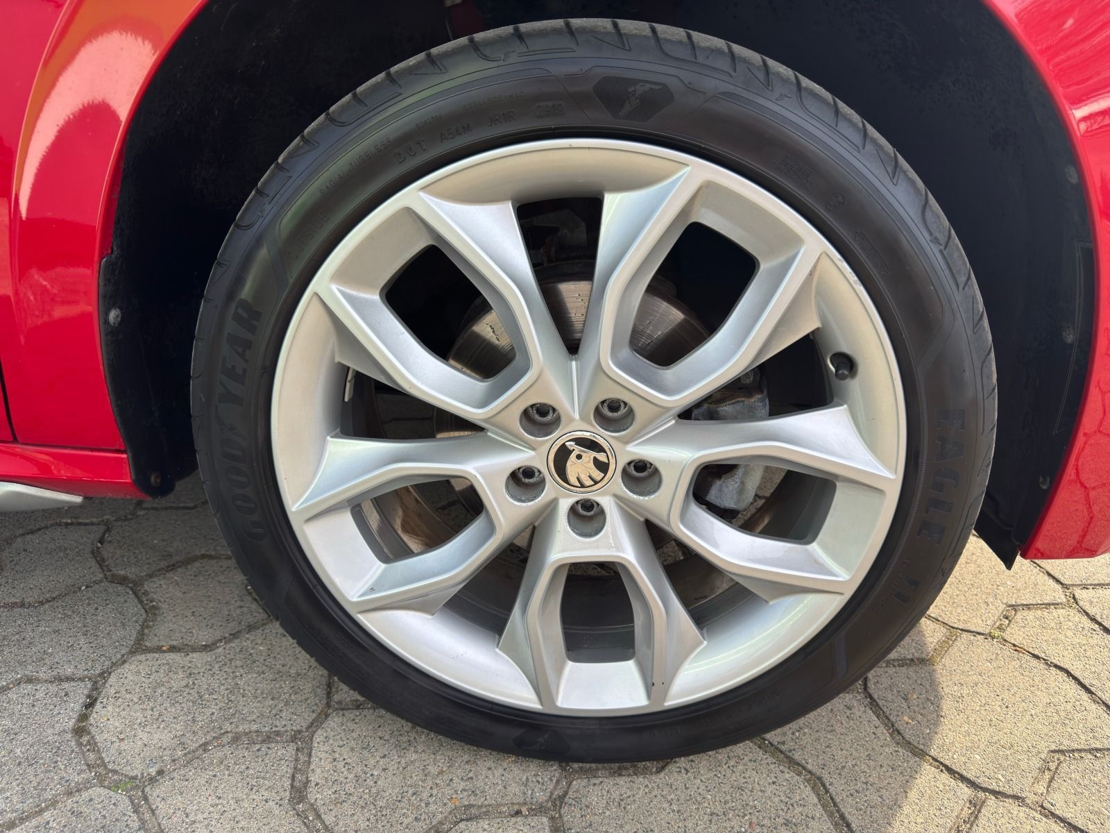 Fahrzeugabbildung SKODA Kamiq 115PS 6-Gang*PDC*LED*Alcantara/Leder