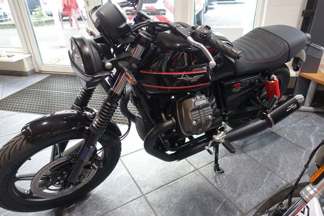 Moto Guzzi V7 Stone Special Edition mit Arrow Auspuff