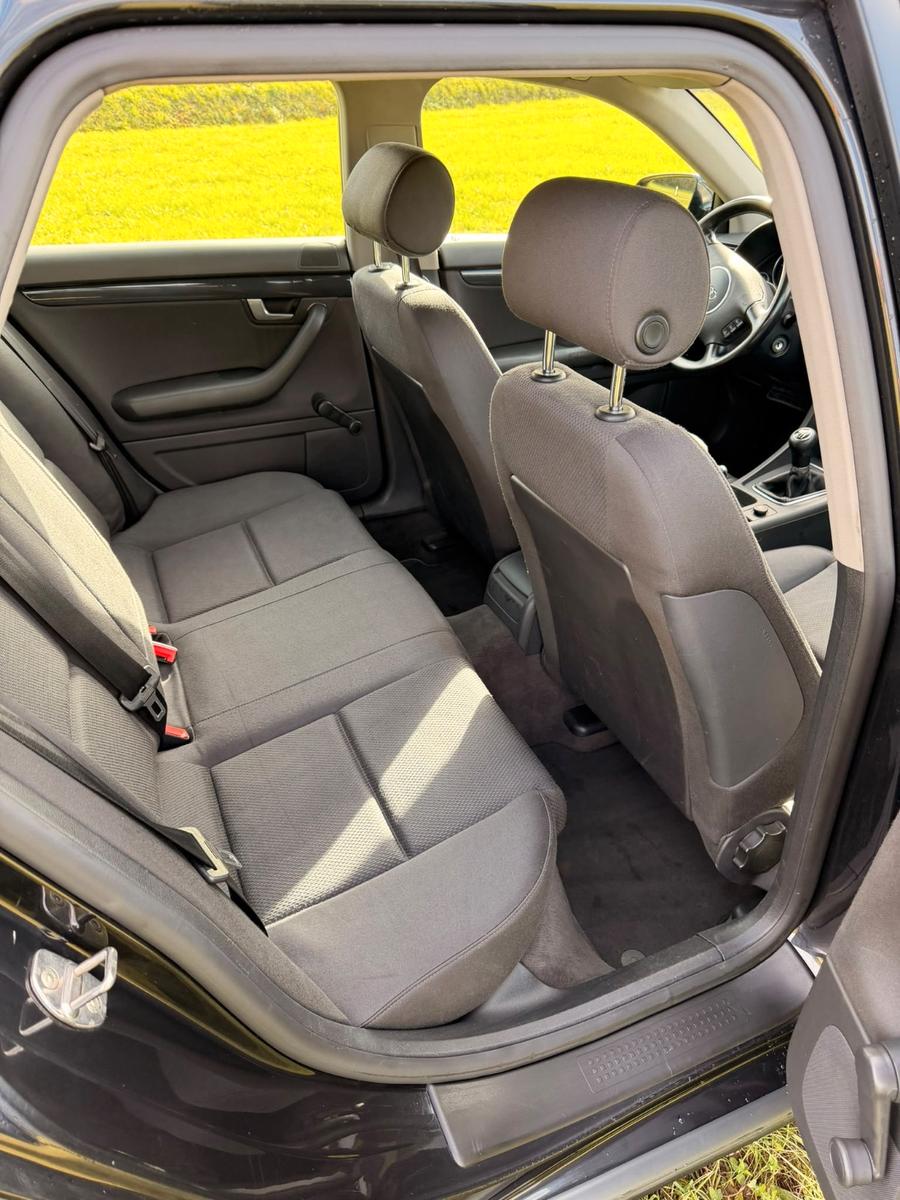 Audi A4 2004 — photo 10