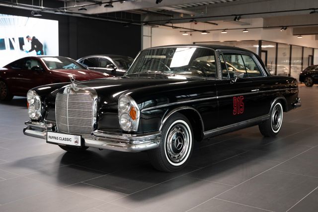 Mercedes-Benz 300 SE