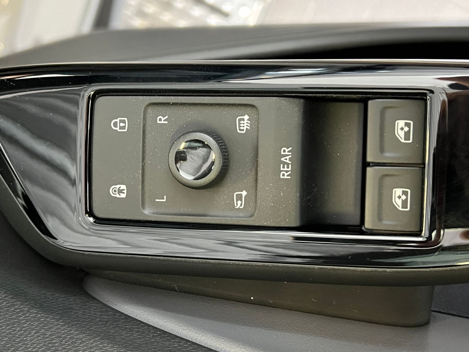 Fahrzeugabbildung Volkswagen ID.4  Pro 210 kW (286 PS) 77 kWh *AHK, Navi*