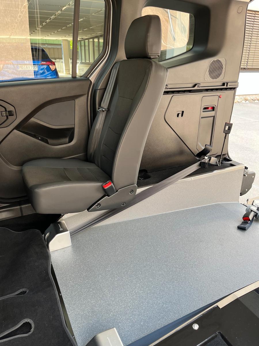 Mercedes-Benz T 180 Progressive Rollstuhlrampe NAVI BLIS LED