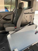 Mercedes-Benz T 180 Progressive Rollstuhlrampe NAVI BLIS LED - Mercedes-Benz T-Klasse in Stuttgart