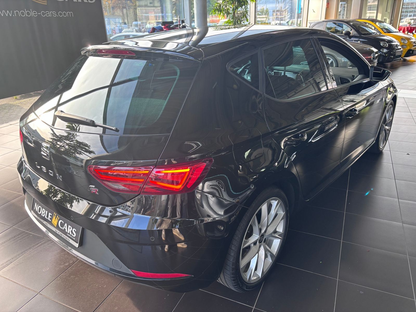 Fahrzeugabbildung SEAT Leon FR LED NAVI ALU