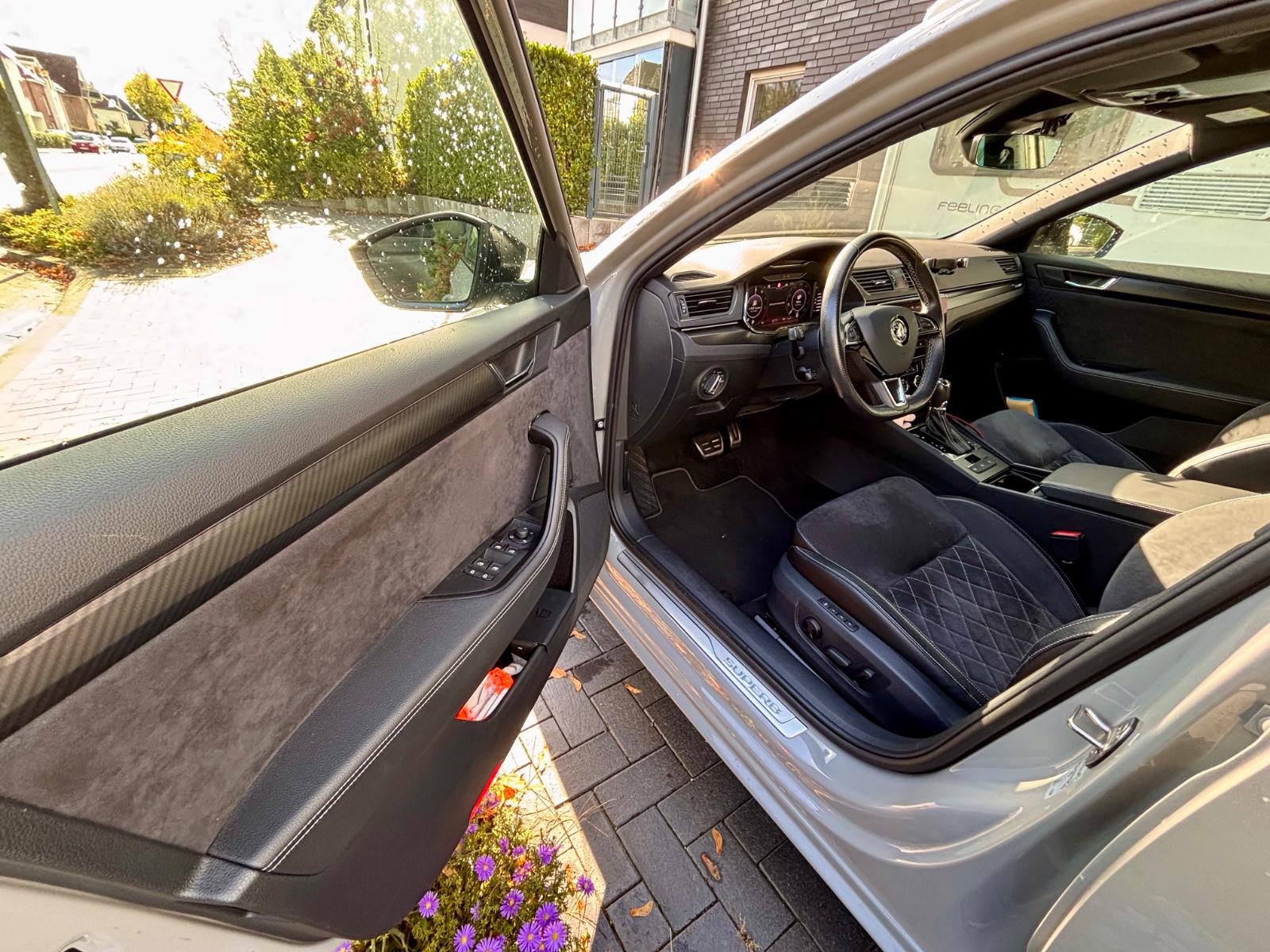 Skoda Superb 1.4 TSI iV DSG SPORTLINE COMBI 
