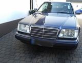 Mercedes-Benz Oldtimerfahrzeug - gebrauchte Mercedes-Benz 220 aus dem Jahr 1994