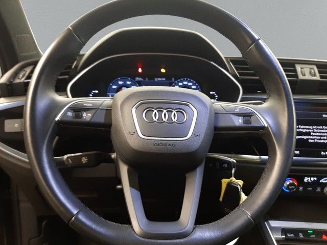 Fahrzeugabbildung Audi Q3 Sportback 45TFSIe Kamera Sportsitze 18" FSE