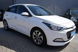 Hyundai i20 Select KLIMAANLAGE NAVI PDC TEMPOMAT - Hyundai i20: Limousine