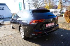 Fahrzeugabbildung Volkswagen Golf VIII Variant Life eTSI DSG Kamera ACC AHK!
