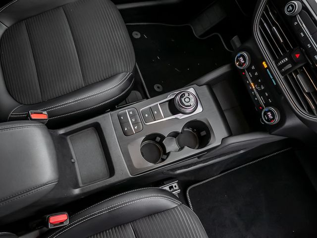 Ford Kuga 2.5 Plug-In Hybrid Titanium X Einparkassi.