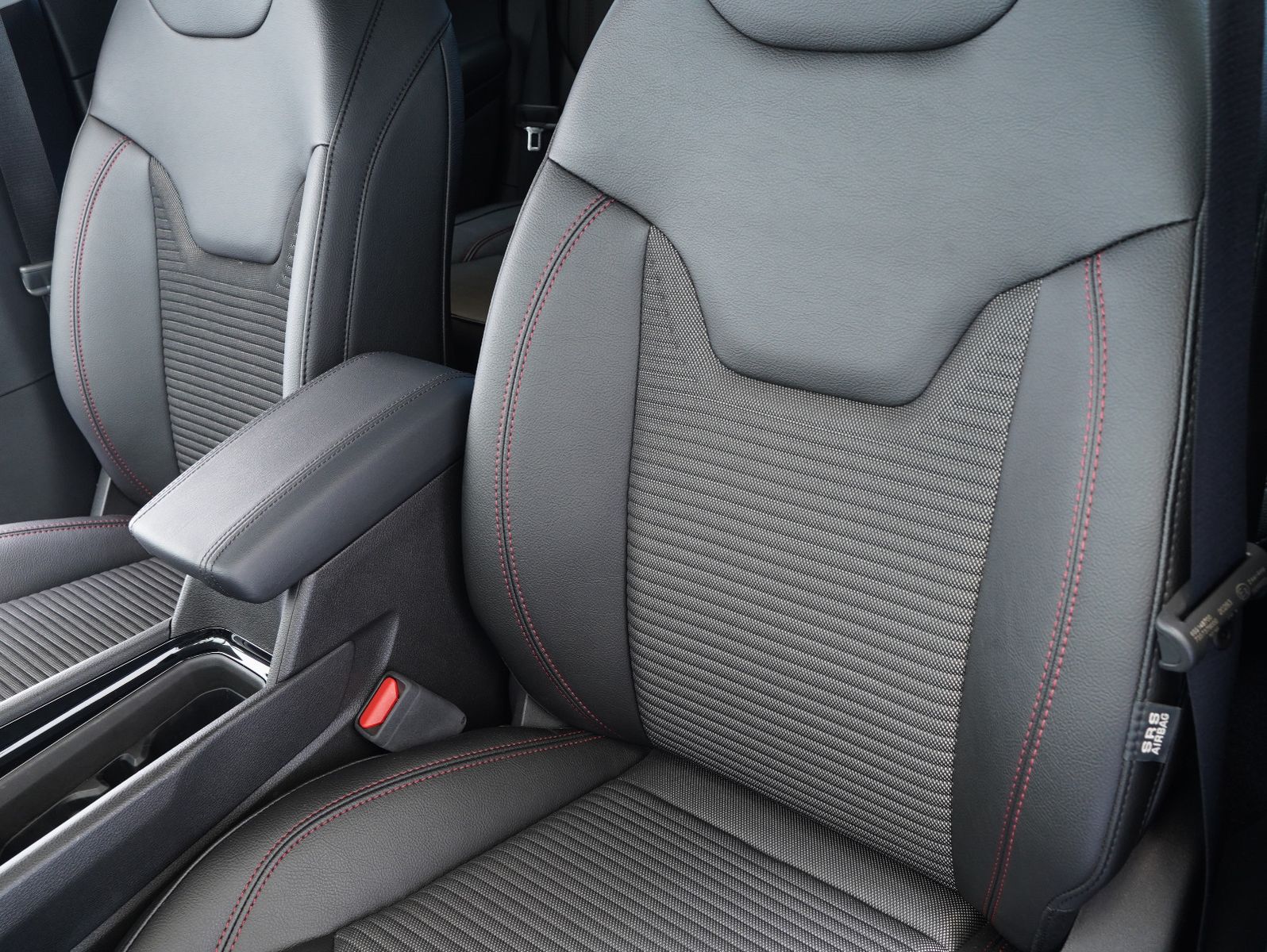 Fahrzeugabbildung Jeep Compass 1.5 MultiAir Mild Hybrid BLACK/KAMERA