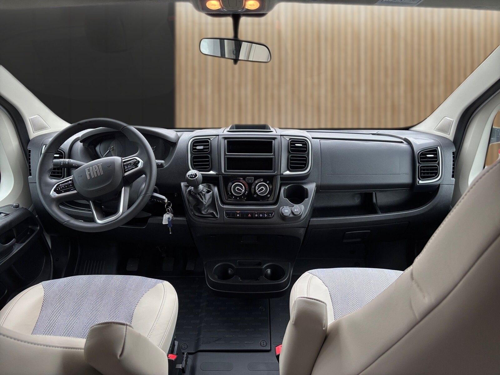 Fahrzeugabbildung Etrusco T 6900 SB Elek. Hubbett, Solaranlage 120W