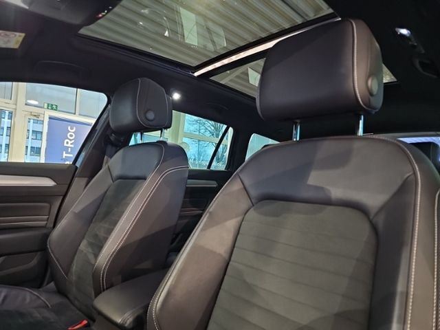 Fahrzeugabbildung Volkswagen Passat Variant 1.4 DSG Hybrid GTE UPE 62TEUR PAN
