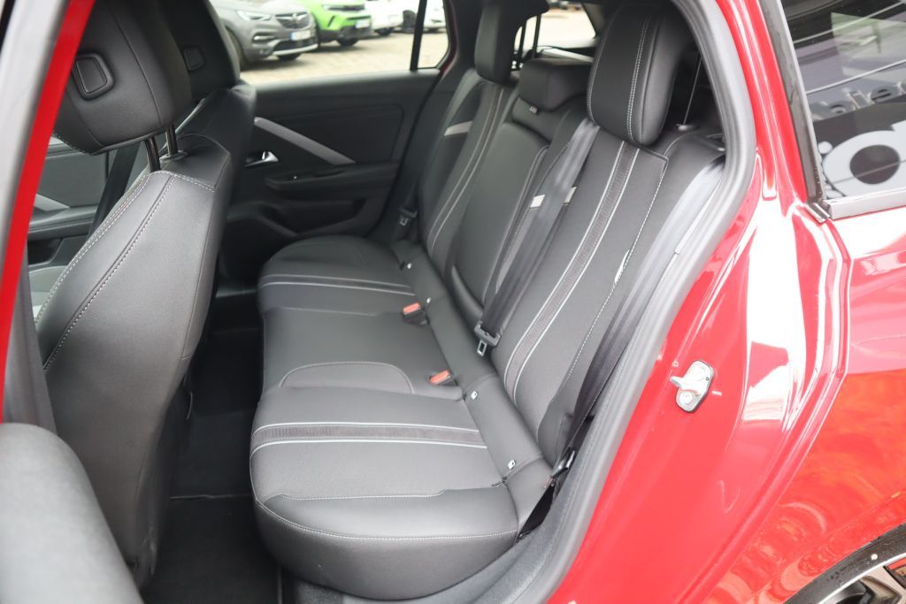 Fahrzeugabbildung Opel Astra ST GS 1.2 Turbo Aut.+Navi+Keyless+LED