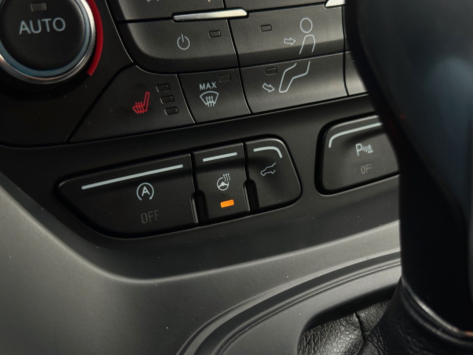Fahrzeugabbildung Ford Kuga ST-Line AWD *AHK*Carplay*Kamera*Bi-Xen*Navi