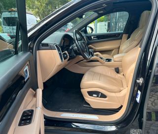 Porsche Cayenne - 7