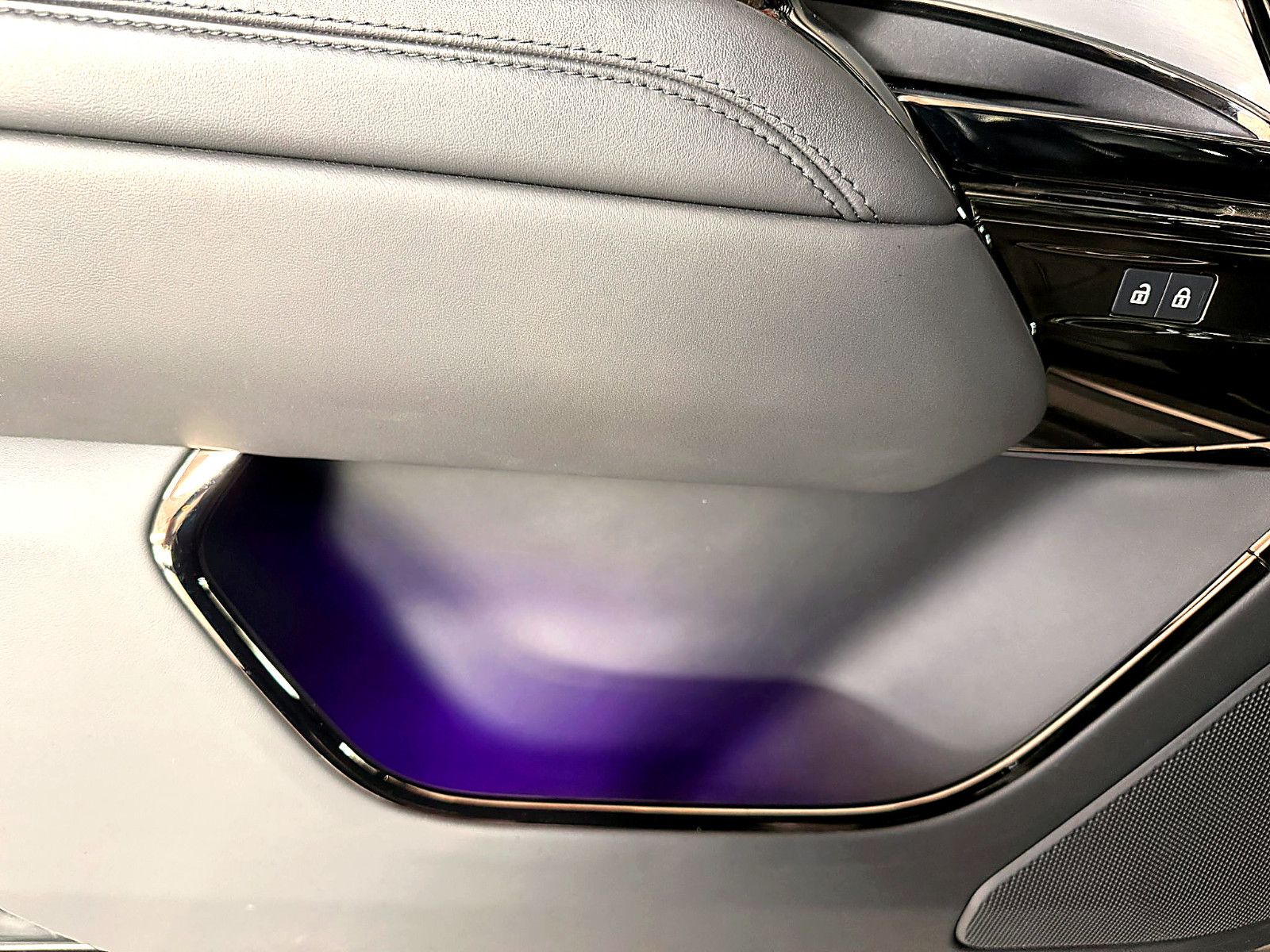 Fahrzeugabbildung Land Rover Range Rover Sport Dynamic SE/PANO/3D''KAMER/MERI