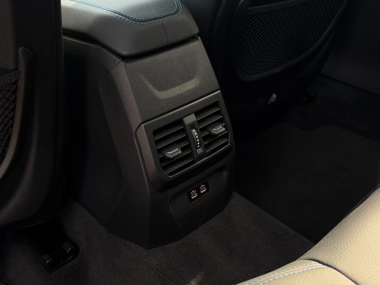 Fahrzeugabbildung BMW 220i Gran Coupé M Sport PANO H&K CAM LHZ CarPlay