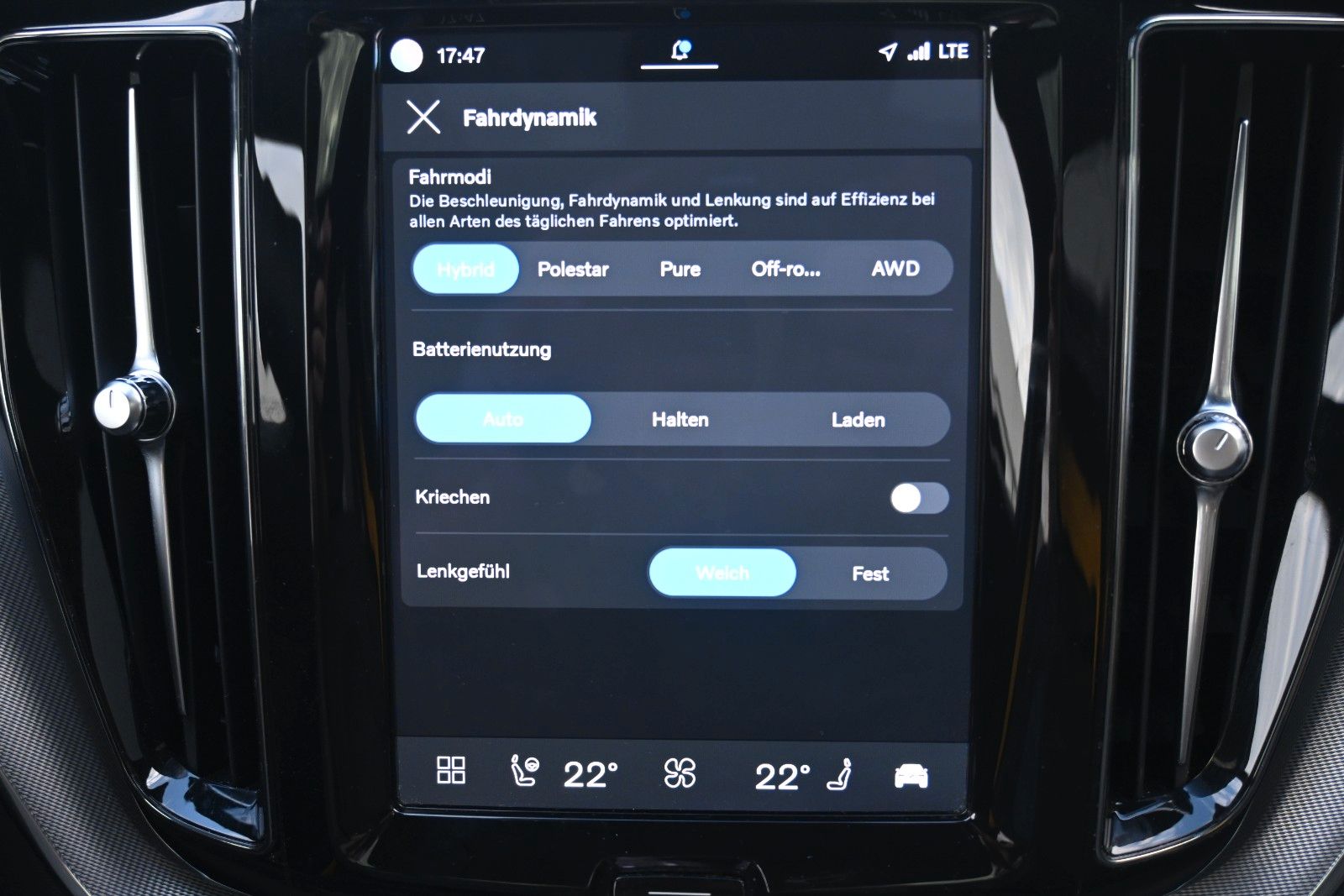 Fahrzeugabbildung Volvo XC60 T8 AWD Polestar Engineered Plug-In Hybrid