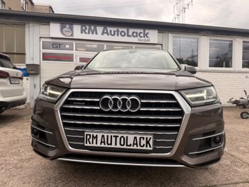 Audi Q7 - 1