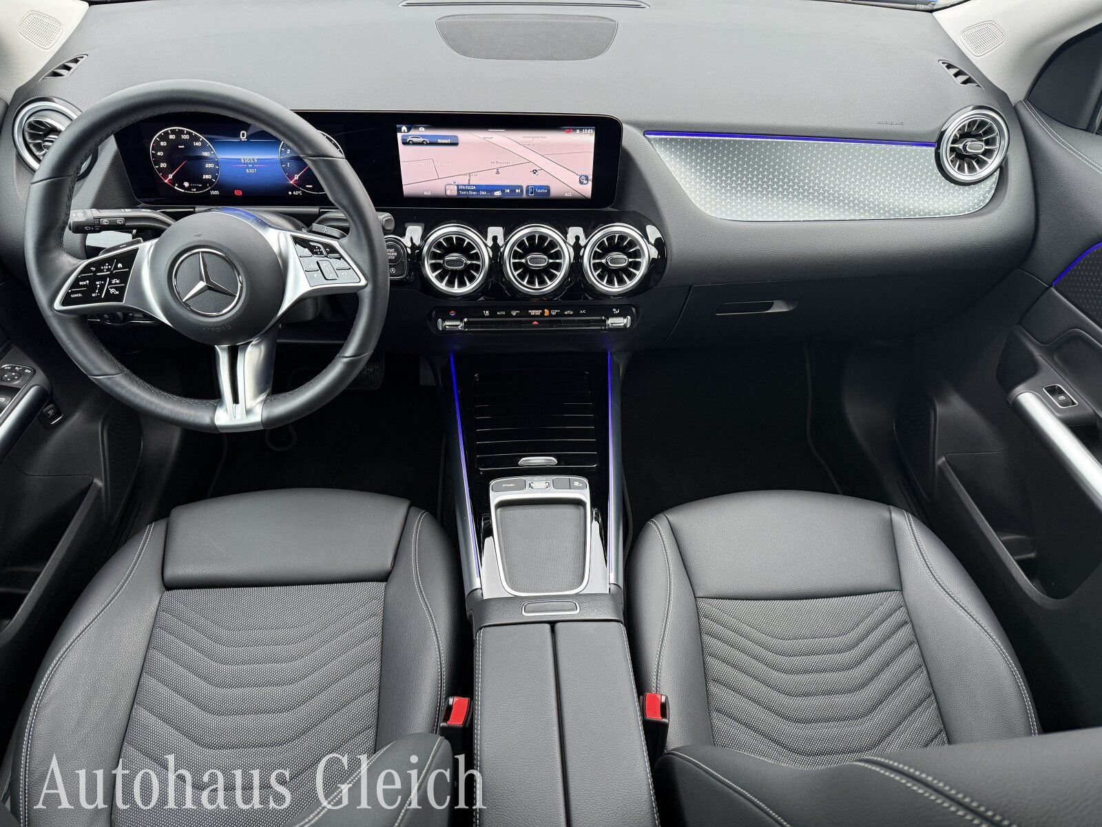 Fahrzeugabbildung Mercedes-Benz GLA 180 Progressive/Navi/Distronic/Keyless-Go/LE