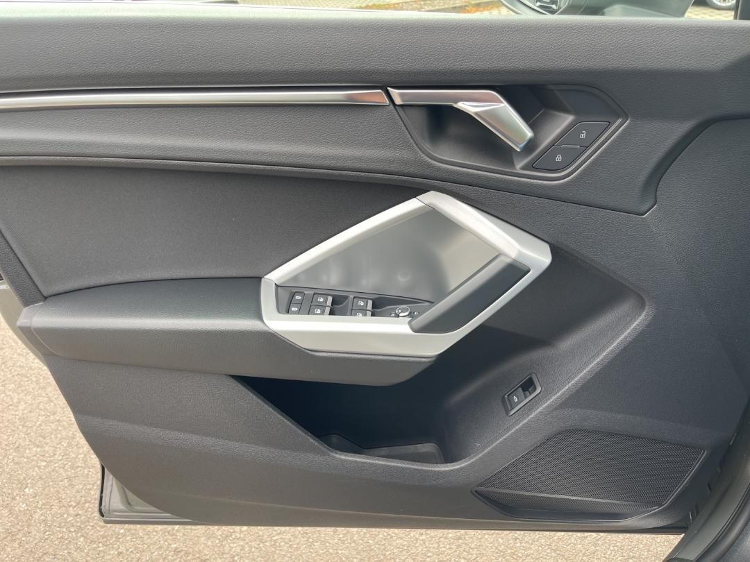 Fahrzeugabbildung Audi Q3 35 1.5 TFSI advanced Kamera,LED,Matrix,Navi