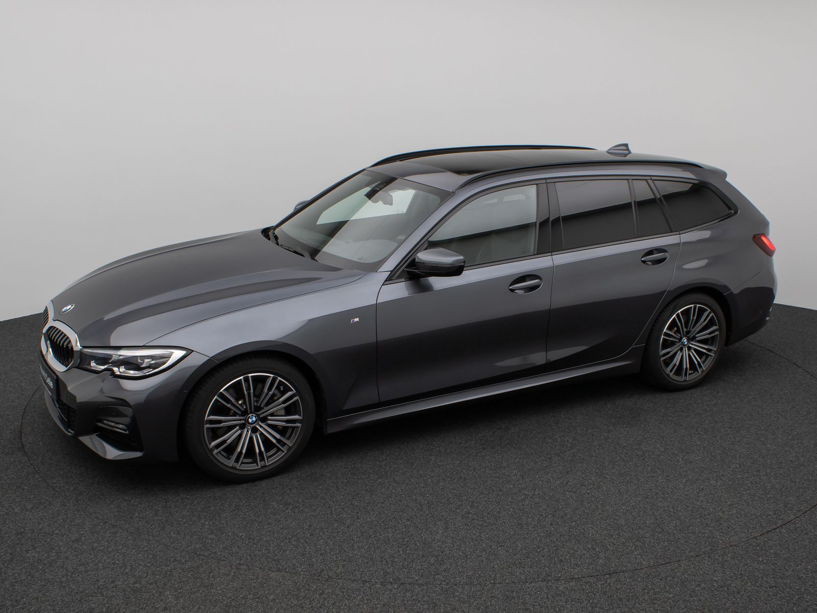 Fahrzeugabbildung BMW 330i M Sport Panorama Kamera DAB HiFi Komfort