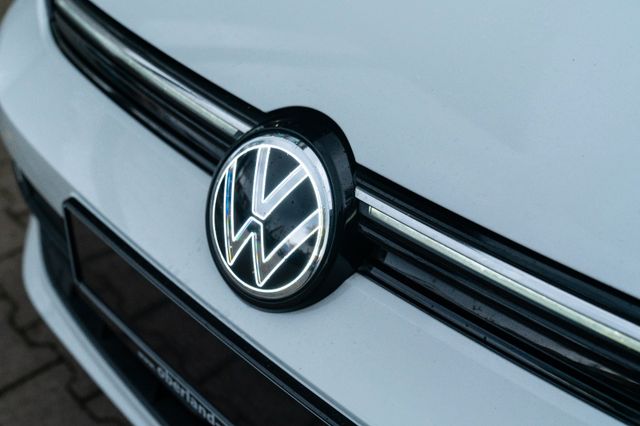 Volkswagen Golf 8 2.0 TDI LIFE/ BUSINESS/ AHK/ LED+ Volkswagen Golf 8 2.0 TDI LIFE/ BUSINESS/ AHK/ LED+